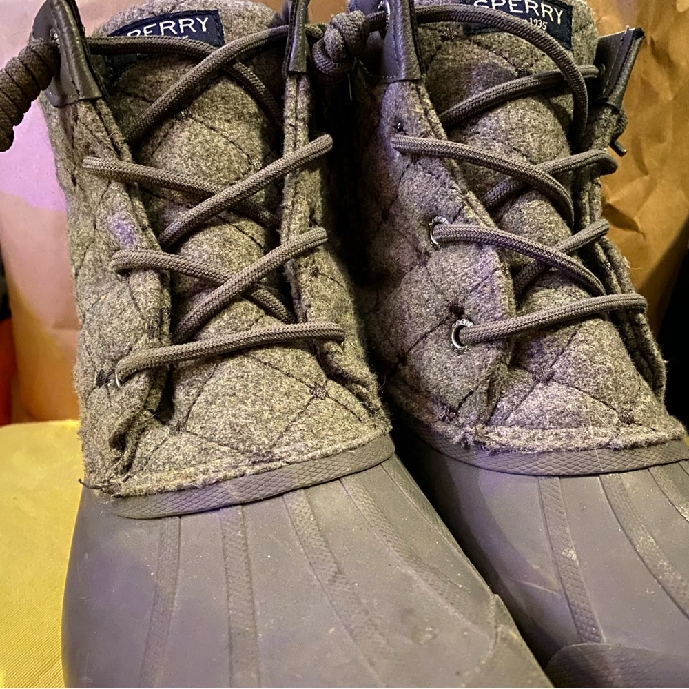 Women’s Sperry Syren Gulf Duck Boot Size 9.5 Quilted Grey